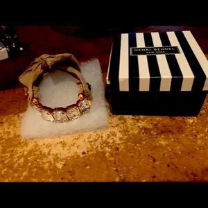 COPY - Outstanding Henri Bendel bracelet